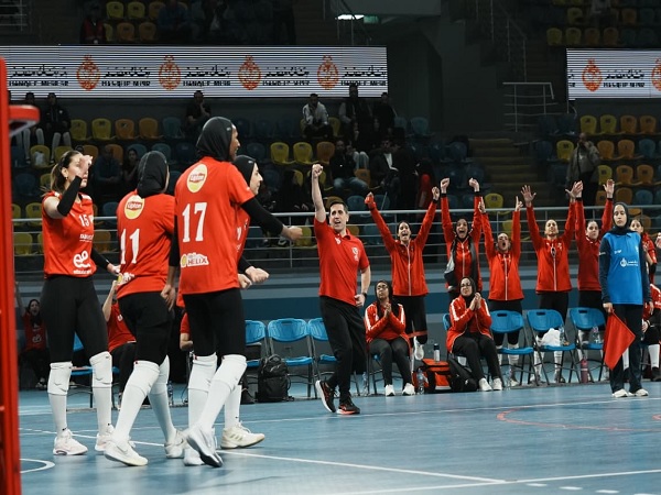 الأهلي يفوز على الزمالك ويتوّج بكأس السوبر لآنسات الكرة الطائرة