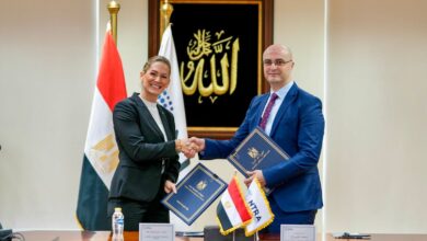 القومي لتنظيم الاتصالات يمنح تراخيص جديدة لتقديم خدمات إنترنت الأشياء للسيارات في مصر إلى مرسيدس-بنز إيجيبت للتجارة