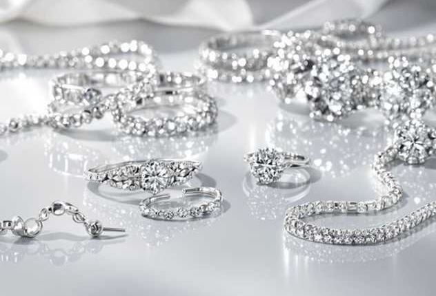 شعبة المعادن الثمينة: فجوة أسعار الفضة في مصر تتلاشى بعد موجة مضاربات عنيفة