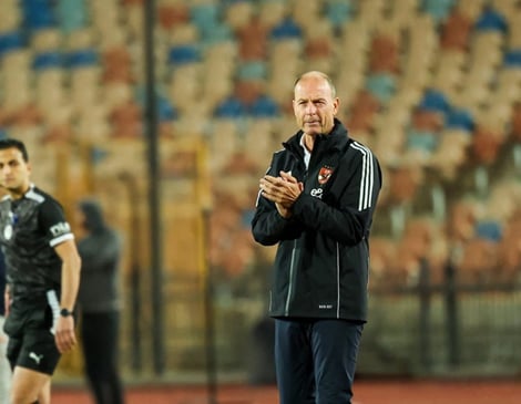 طاهر وعثمان يقودان تشكيل الأهلي أمام زد