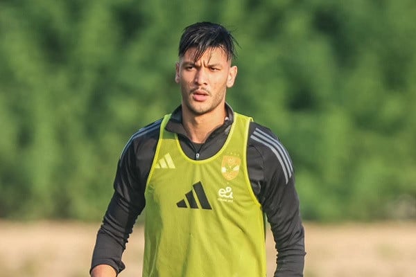 عرض سويدي يعيد أزمة داري مع الأهلي