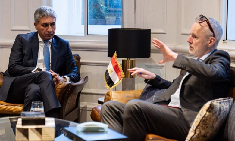 وزير السياحة يلتقى فى لندن إحدى أكبر المنصات الإلكترونية العالمية المتخصصة في السفر والسياحة