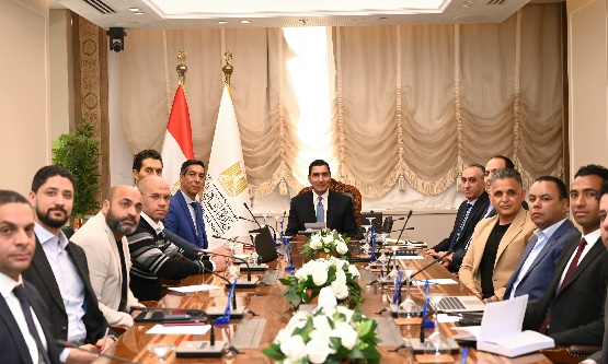 وزير الشباب الرياضة يستعرض استعدادات ماراثون المتحف الكبير