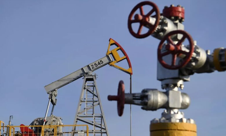 أسعار النفط تشعل قلق الأسواق العالمية.. و«برنت» يتجاوز 100 دولار للبرميل