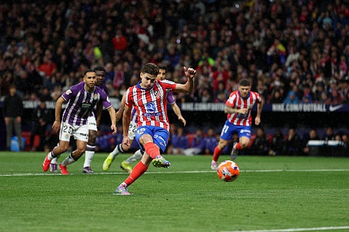 ألفاريز يمنح أتلتيكو مدريد فوزًا قاتلًا أمام أوفييدو في الدوري الإسباني