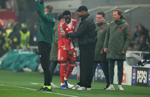 إصابة ديفيز تربك استعدادات كندا لكأس العالم