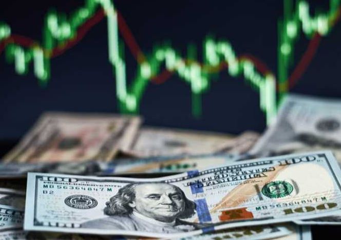 الأجانب يسحبون استثمارات بقيمة 411.5 مليون دولار من أدوات الدين رغم خفض الجنيه لأدنى مستوياته