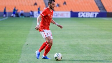 الأهلي يفحص «ركبة» كريم فؤاد بعد إصابته أمام المقاولون