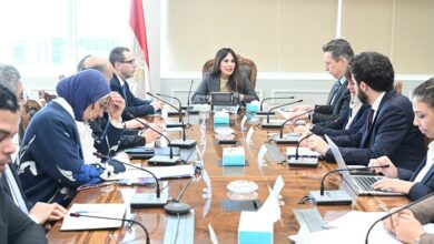 الإسكان تبحث مع البنك الأوروبي لإعادة الإعمار فرص جديدة للشراكة الاستثمارية