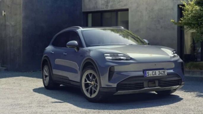 بورشه تطرح فئة جديدة من السيارة كايين إس الكهربائية بقوة 657 حصانا