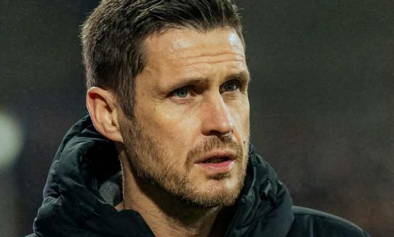 دورتموند يقيل مديره الرياضي