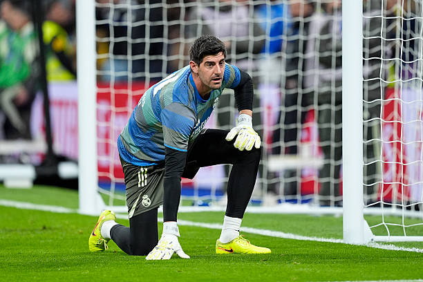 ريال مدريد يؤكد غياب كورتوا عن ديربي العاصمة بسبب الإصابة