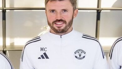 كاريك يكشف موقف ماجواير ولوك شو من مواجهة نيوكاسل يونايتد