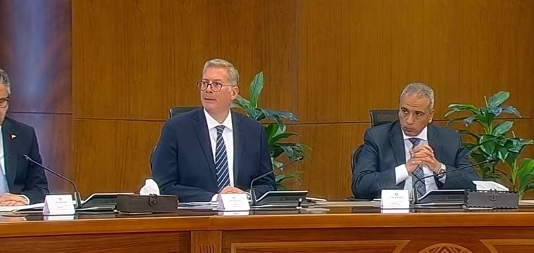 وزير البترول يكشف أسباب رفع سعر البنزين وينوه إلى الزيادة التي تشهدها أسعار الغاز