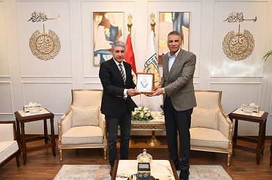 وزير السياحة يبحث مع مستثمرى جنوب سيناء سبل تعزيز التعاون لدعم القطاع وزيادة الحركة الوافدة