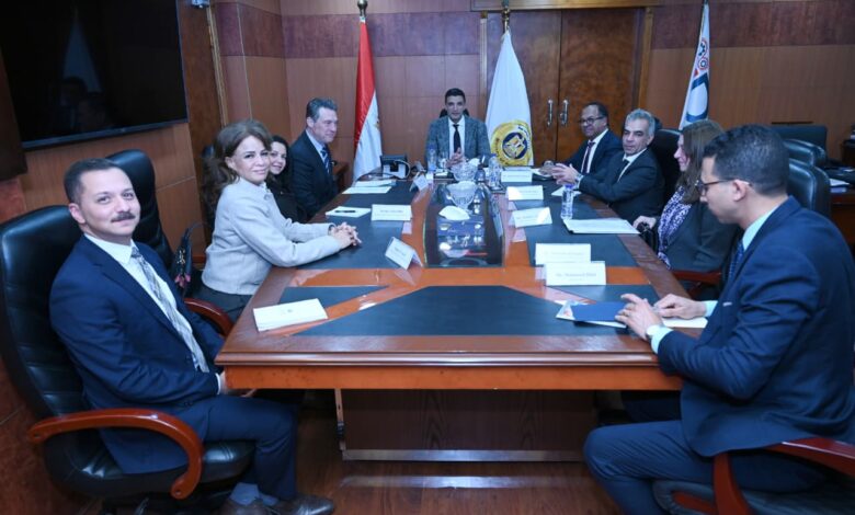 وزير الصناعة: نخطط لحساب خطط الطاقة المتجددة لكل منطقة صناعية لتقليل الاعتماد على الشبكة القومية للطاقة