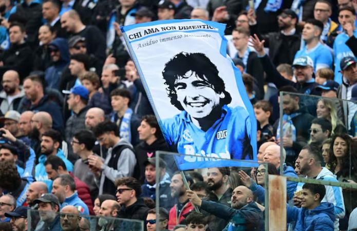 الأرجنتين تبدأ محاكمة جديدة بشأن وفاة مارادونا