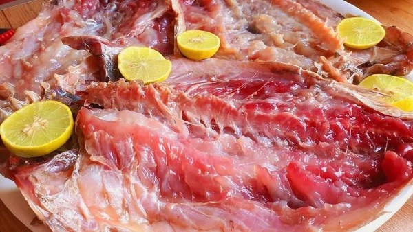 الأسماك المملحة والضغط المرتفع.. مخاطر تستدعي الحذر الشديد