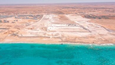الإسكان تبحث تظلمات المستثمرين من قرارات سحب أراضى التنمية السياحية