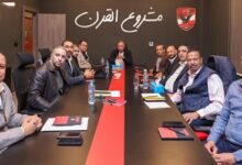 الخطيب يغيب عن اجتماع إدارة الأهلي.. ومنصور يترأس الجلسة