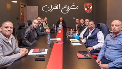 الخطيب يغيب عن اجتماع إدارة الأهلي.. ومنصور يترأس الجلسة