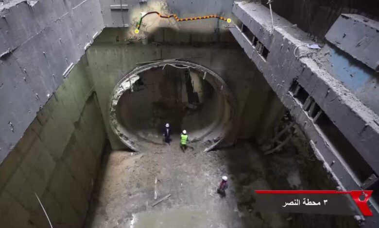 النقل: إنزال أول ماكينات الحفر إلى محطة الفسطاط ضمن المرحلة الأولى من الخط الرابع للمترو