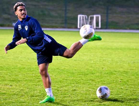 بيزيرا أساسيا في تشكيل الزمالك لمواجهة بلوزداد