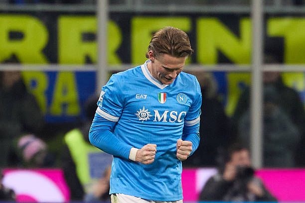 رئيس نابولي: سكوت مكتوميناي يمتلك كاريزما الممثلين