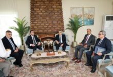 رئيس هيئة قناة السويس يبحث مع الأمين العام لغرفة الملاحة الدولية تعزيز التعاون