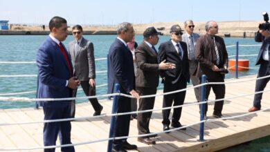 رئيس هيئة قناة السويس يتفقد مشروع الأقفاص السمكية في الجونة ببورسعيد