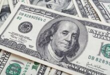 رويترز: الدولار يرتفع على وقع فشل محادثات السلام بين أمريكا وإيران