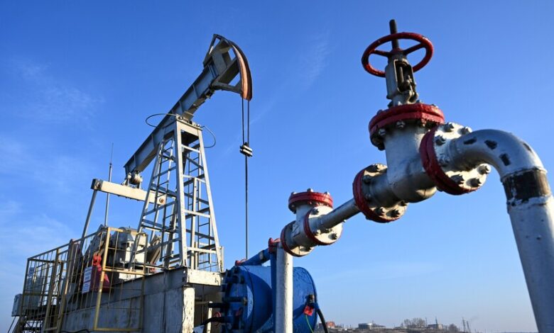 سعر النفط يقفز 8% ويتجاوز 104 دولارات للبرميل