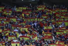 فيفا تحقق مع الاتحاد الإسباني بسبب الهتافات العنصرية في مباراة مصر