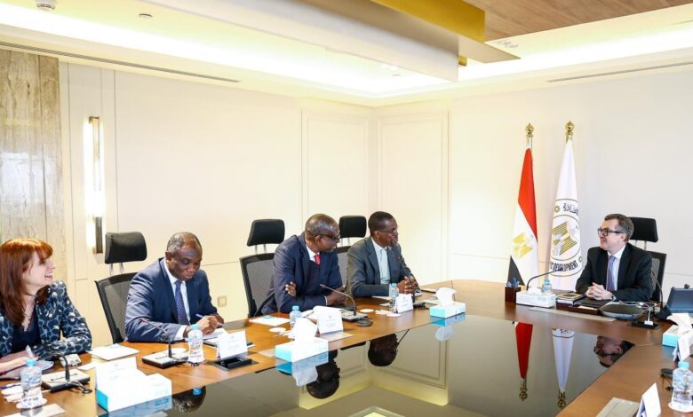 وزير التخطيط يبحث مع ممثلي البنك الإفريقي للتنمية سُبل تعزيز التعاون لدفع مجالات التنمية الاقتصادية