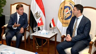 وزير الصناعة يبحث مع سفير سويسرا سبل تعزيز التعاون بين البلدين للوصول لمرحلة الشراكة الصناعية