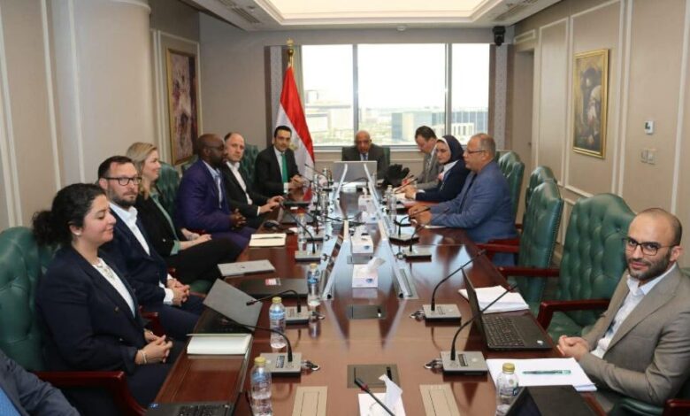 وزير الكهرباء: التوسع في مشروعات الطاقة المتجددة وأنظمة التخزين بواسطة البطاريات