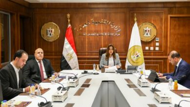 وزيرة التنمية المحلية والبيئة تتابع الموقف التنفيذي لمنظومة التصالح على بعض مخالفات البناء في المحافظات