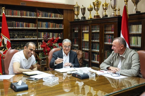 وسط أنباء غضبه.. الخطيب يستعرض تطورات ملف الكرة مع ياسين منصور وعبد الحفيظ