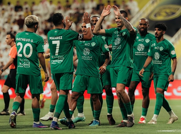 الأهلي يفوز على التعاون بثنائية في الدوري السعودي