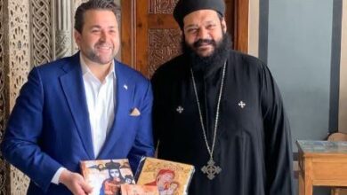 المبعوث الأمريكي لشئون السياحة يزور مجمع الأديان بمصر القديمة
