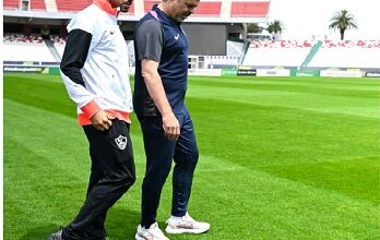 معتمد جمال وعمر جابر يعاينان أرضية ملعب 5 يوليو قبل مواجهة اتحاد العاصمة